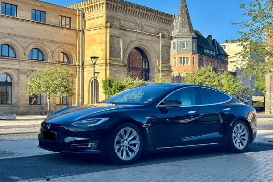 service de transport vtc a metz en berline tesla